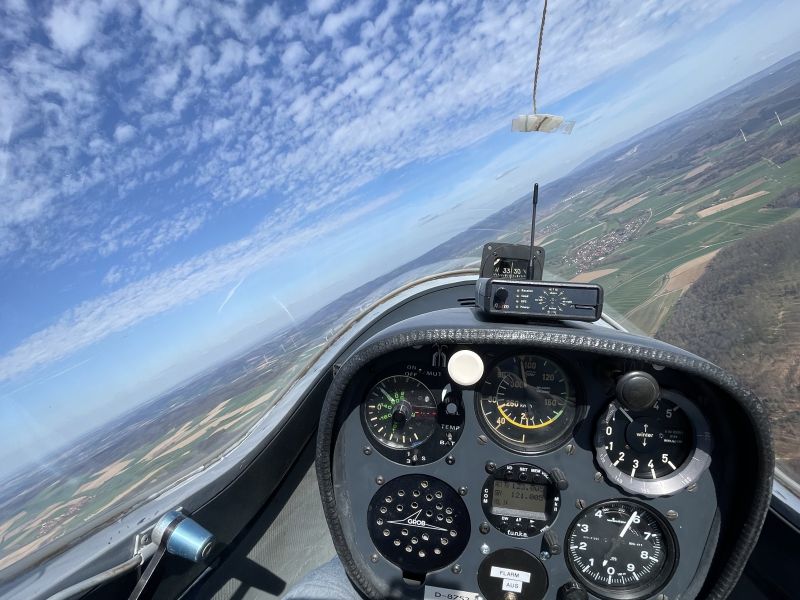 Dein Platz im Cockpit, beim Schnupperkurs: Ganz vorne, ganz oben!